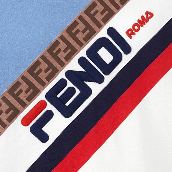 【国内完売品!!】FENDI FILA☆FFロゴ付き フードパーカー FY0945A65